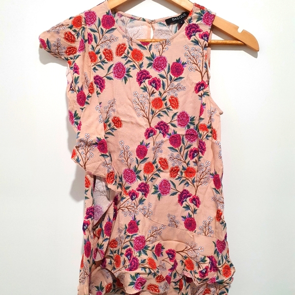 Basque Tops - Basque size 6 floral sleeveless top with ruffle side detailing NWOT